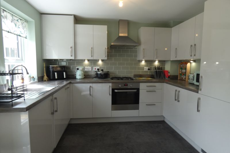 Kitchen/Diner- click for photo gallery